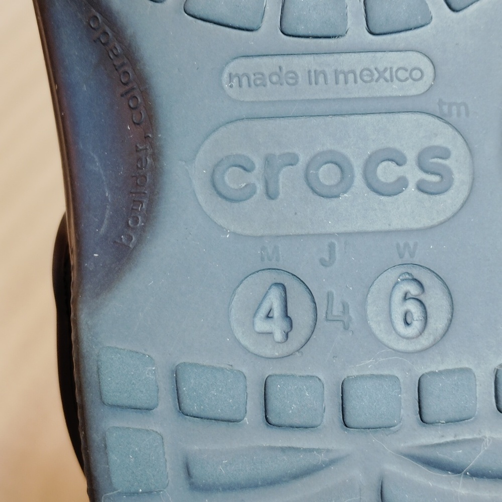 CROCS Dark Blue Size M4 J4 W6 - Picture 7 of 7